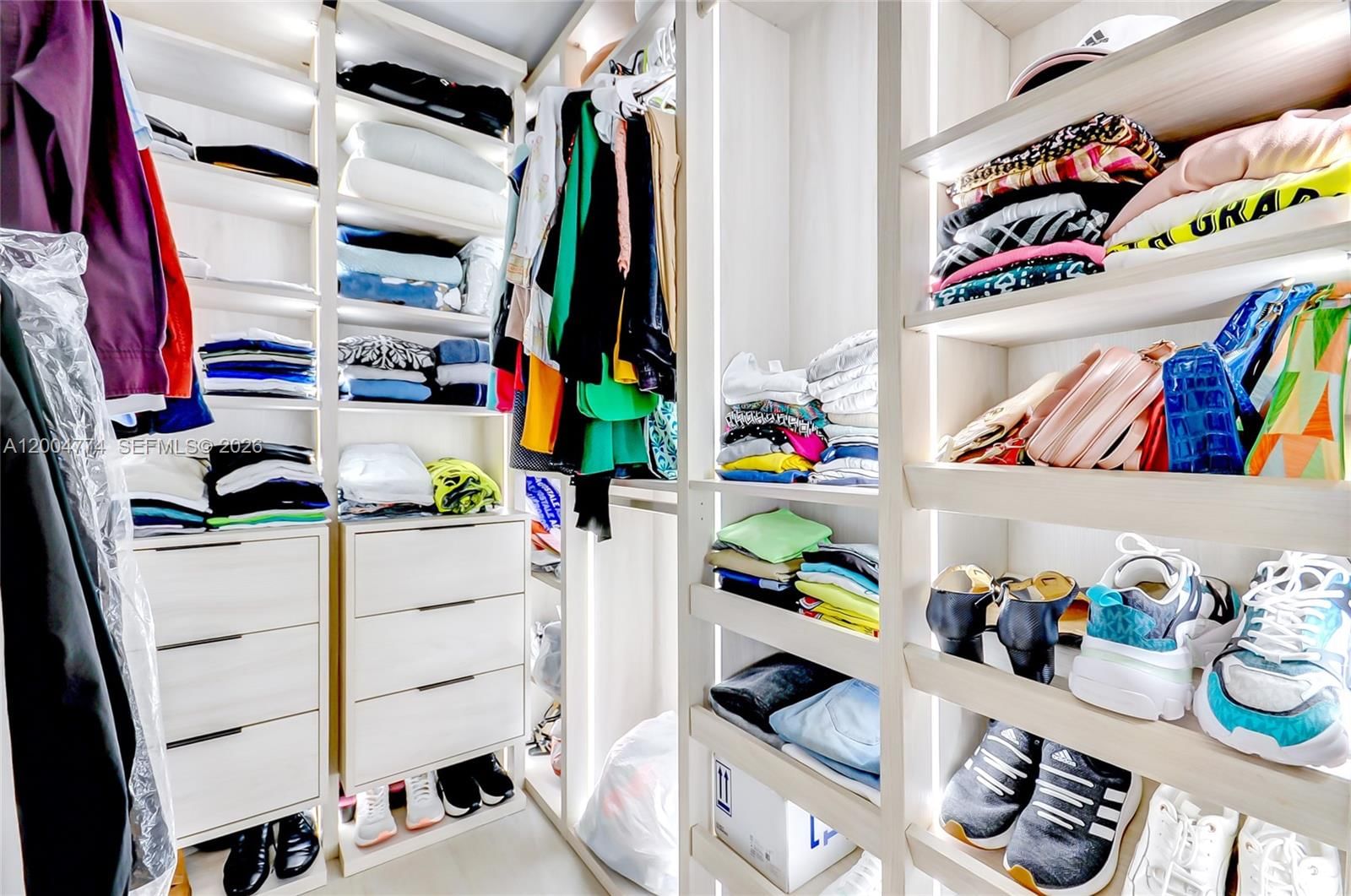 Real estate property located at 16175 Golf Club Rd #113, Broward, Bldg 5 Of Country Club Ap, Weston, FL