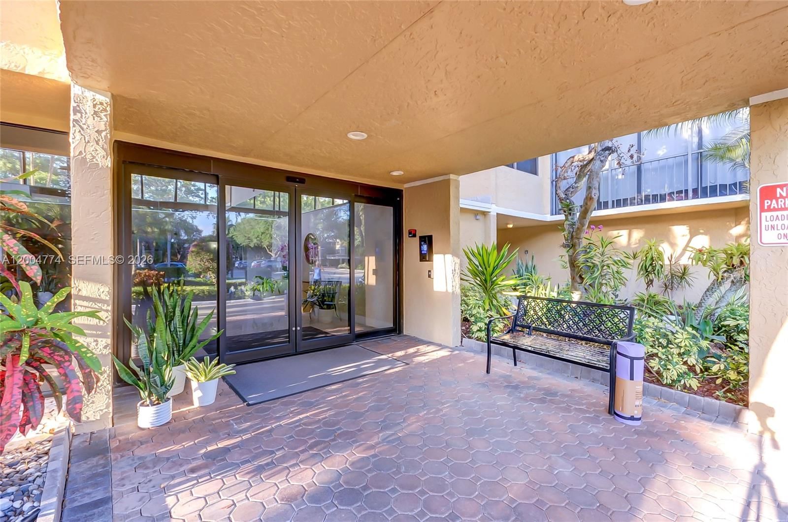 Real estate property located at 16175 Golf Club Rd #113, Broward, Bldg 5 Of Country Club Ap, Weston, FL