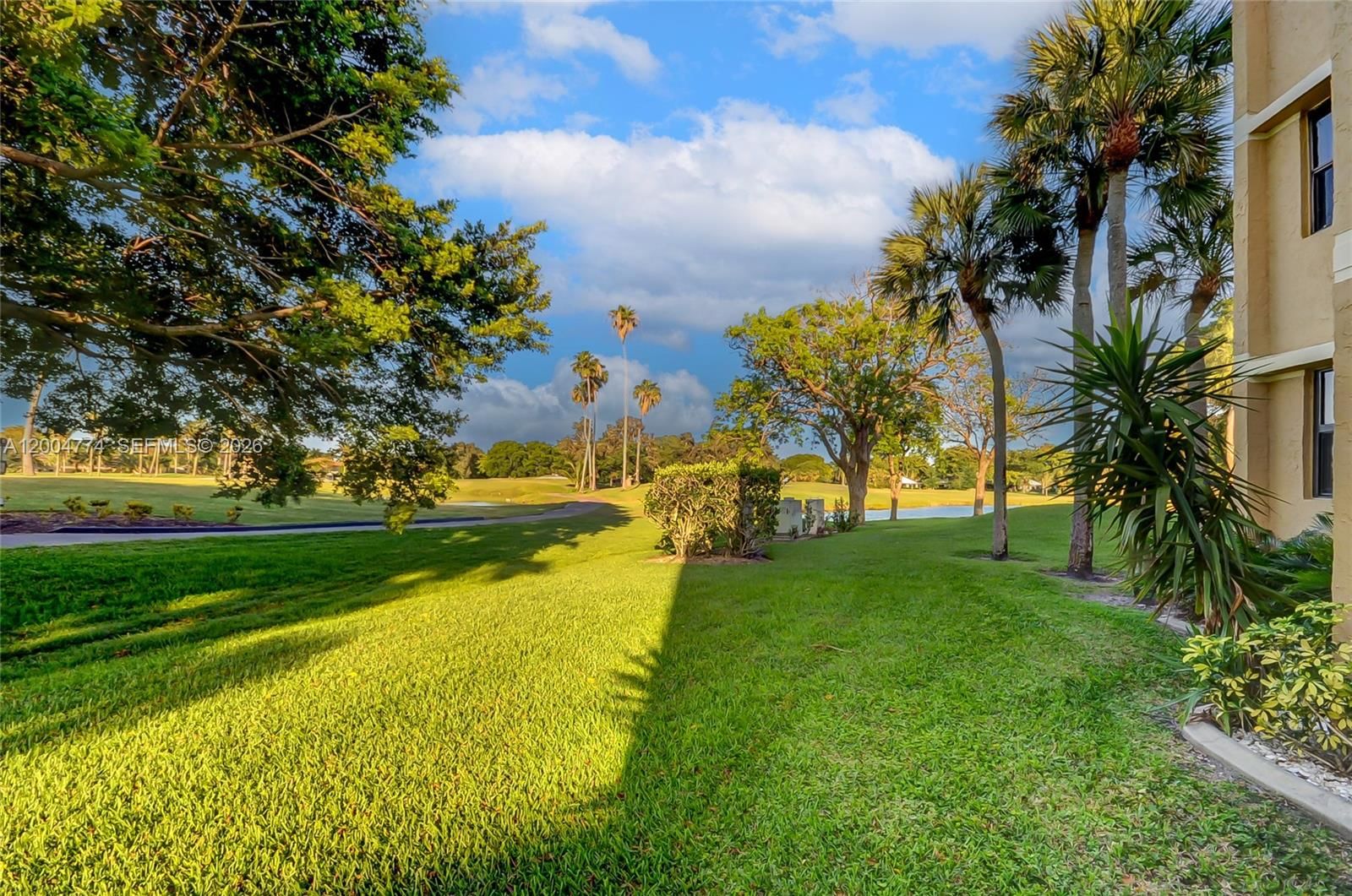 Real estate property located at 16175 Golf Club Rd #113, Broward, Bldg 5 Of Country Club Ap, Weston, FL