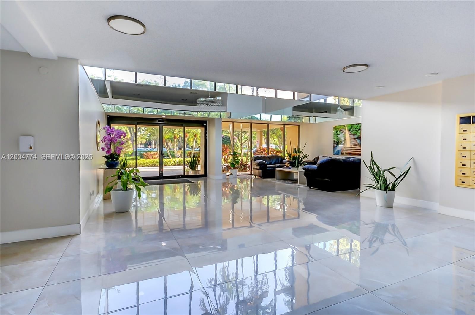 Real estate property located at 16175 Golf Club Rd #113, Broward, Bldg 5 Of Country Club Ap, Weston, FL