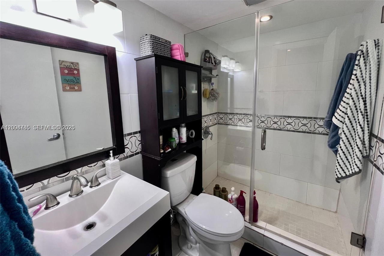 Real estate property located at 17530 68th Ave C4008, Miami-dade, Lakeview Gardens At Miami, Hialeah, FL