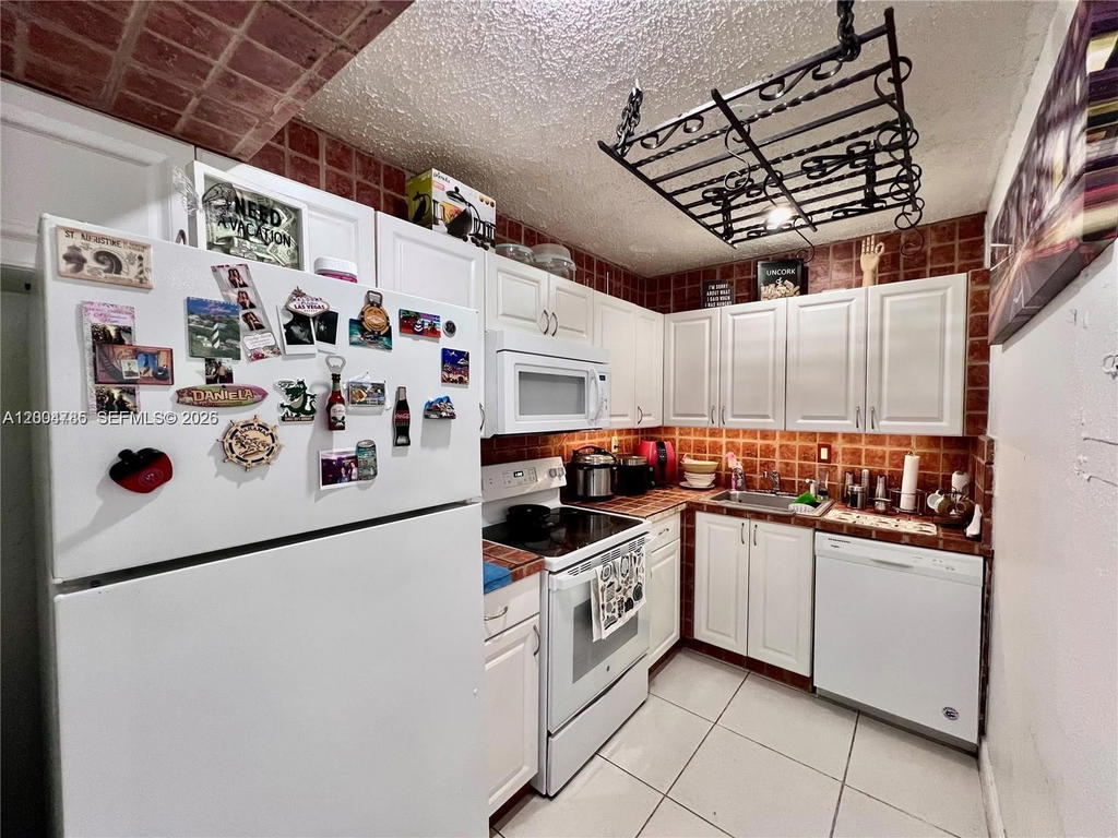 Real estate property located at 17530 68th Ave C4008, Miami-dade, Lakeview Gardens At Miami, Hialeah, FL