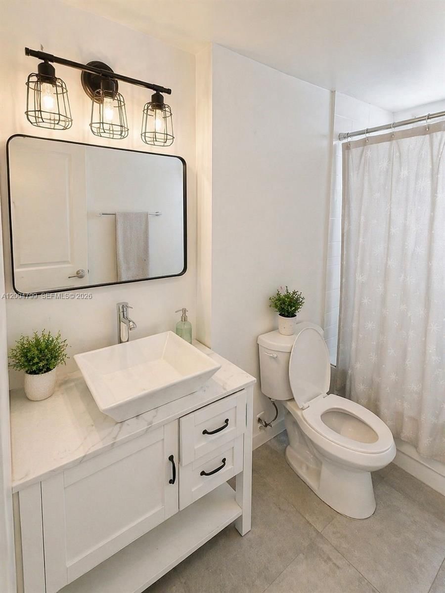 Real estate property located at 7904 West Dr #602, Miami-dade, Bayshore Yacht & Tennis C, North Bay Village, FL