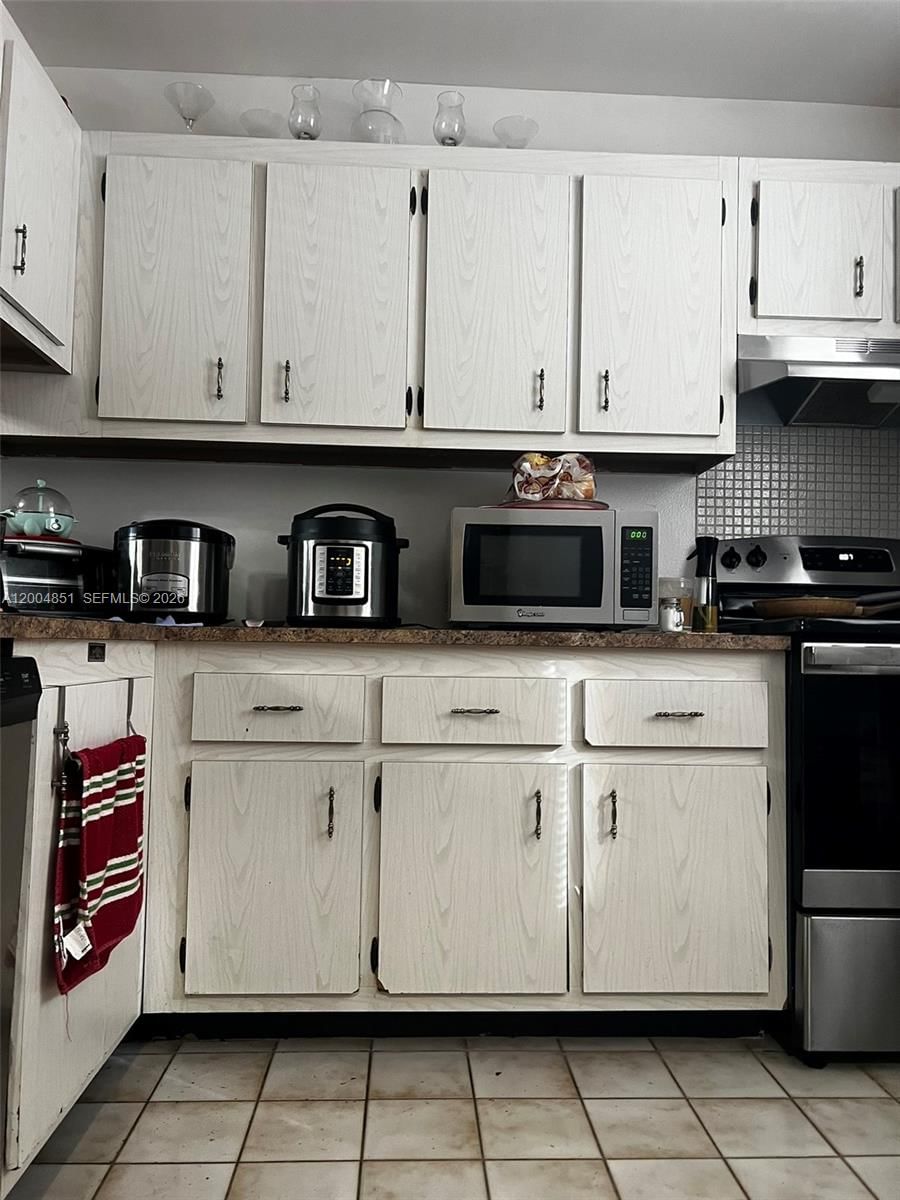 Real estate property located at 8103 Camino Real #407, Miami-dade, Village Of Kings Creek Co, Miami, FL