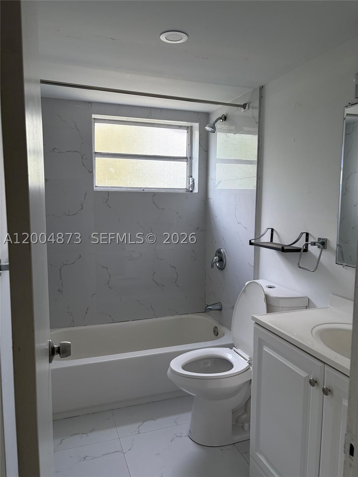 Real estate property located at 1401 191st St D201, Miami-dade, Rolling Green Condo D, Miami, FL