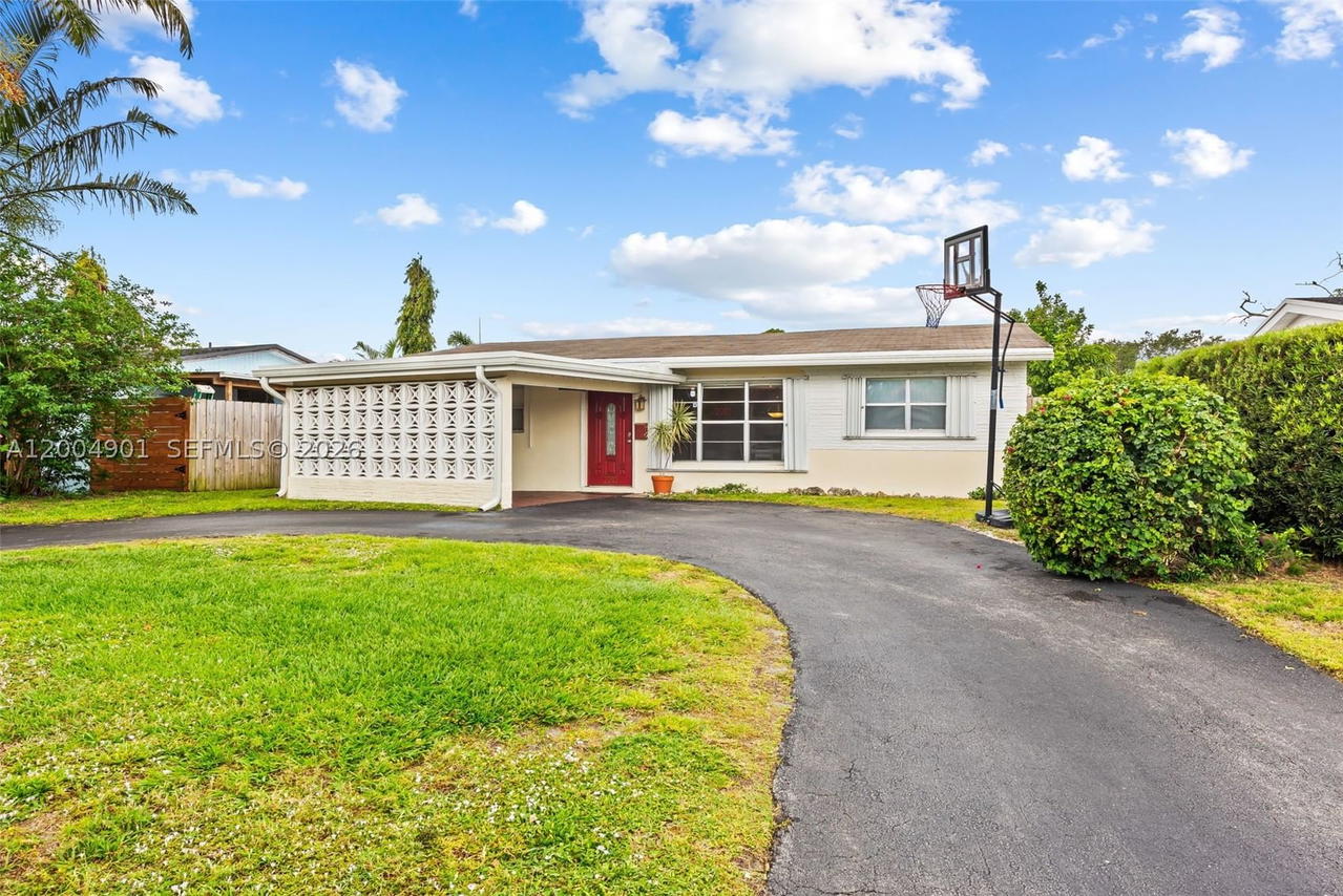 Real estate property located at 2210 57th Way, Broward, Breeze Haven No 2, Hollywood, FL