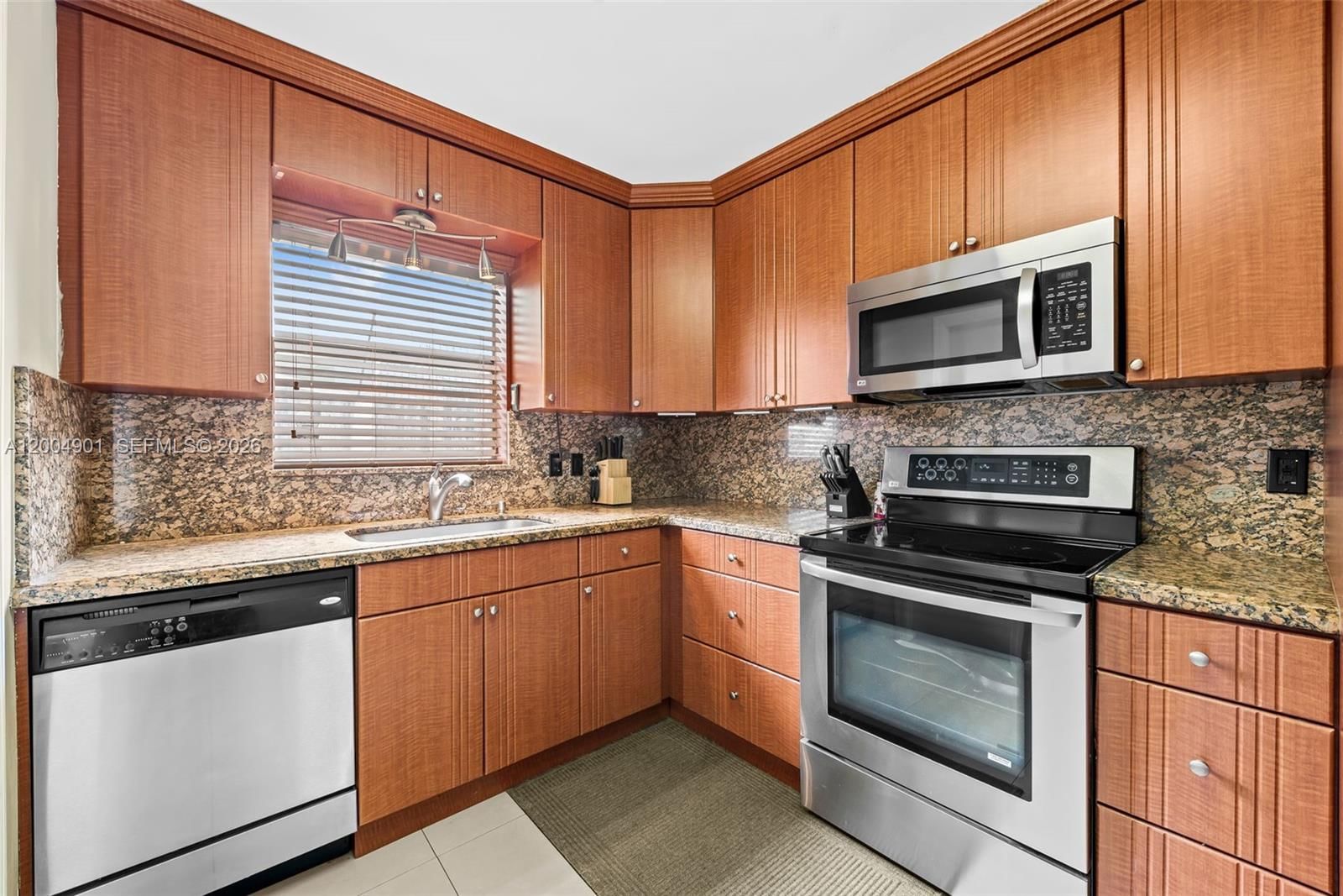 Real estate property located at 2210 57th Way, Broward, Breeze Haven No 2, Hollywood, FL