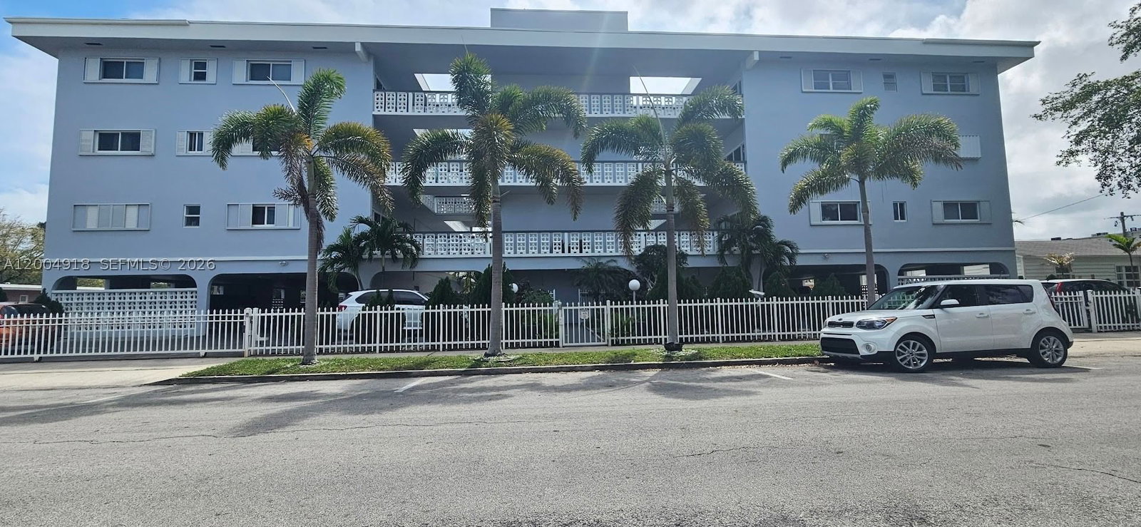 Real estate property located at 1818 RODMAN ST #3H, Broward, Garden Terrace Apts No 10, Hollywood, FL