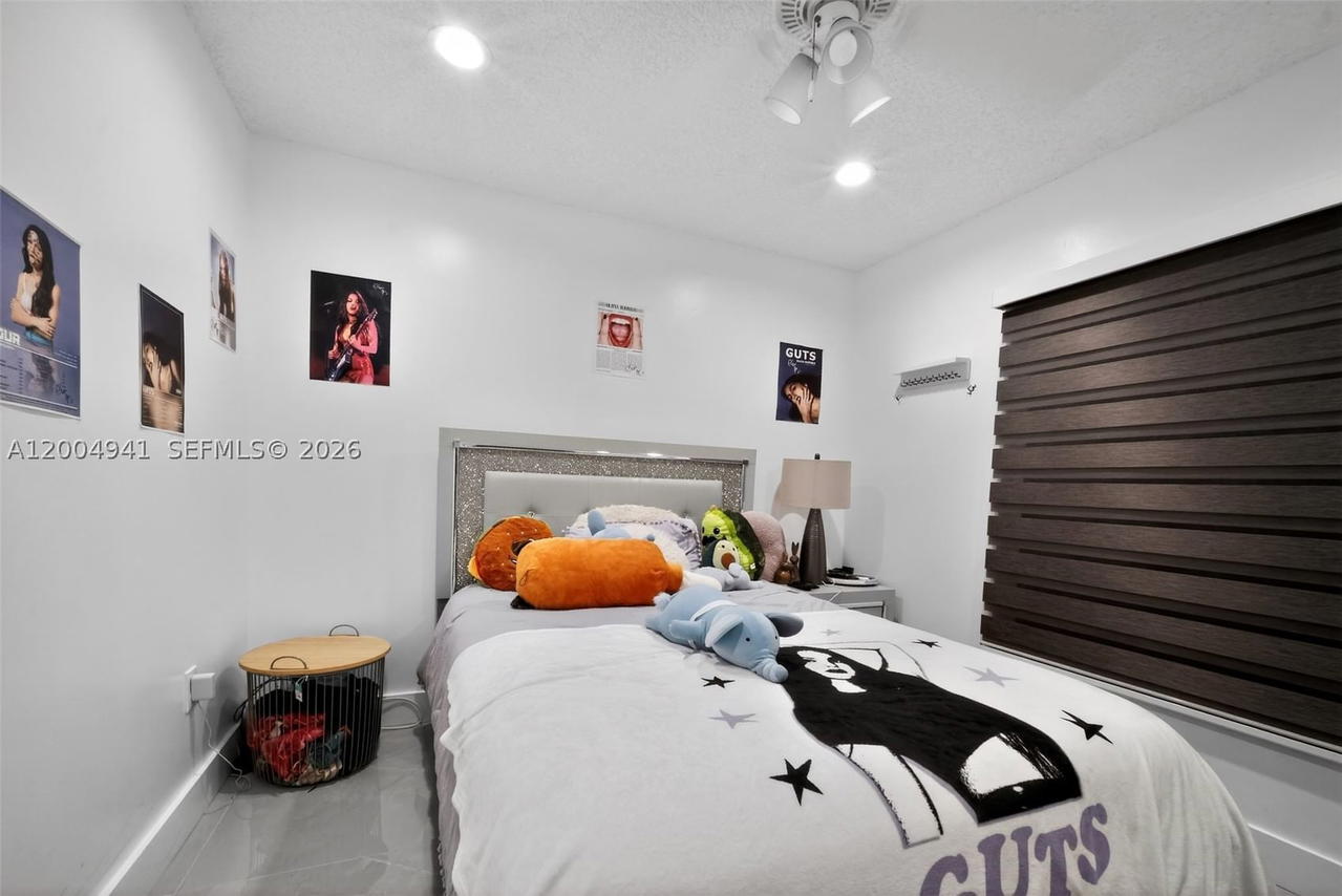 Real estate property located at 14471 136th Pl, Miami-dade, Silver Lakes West Amend, Miami, FL