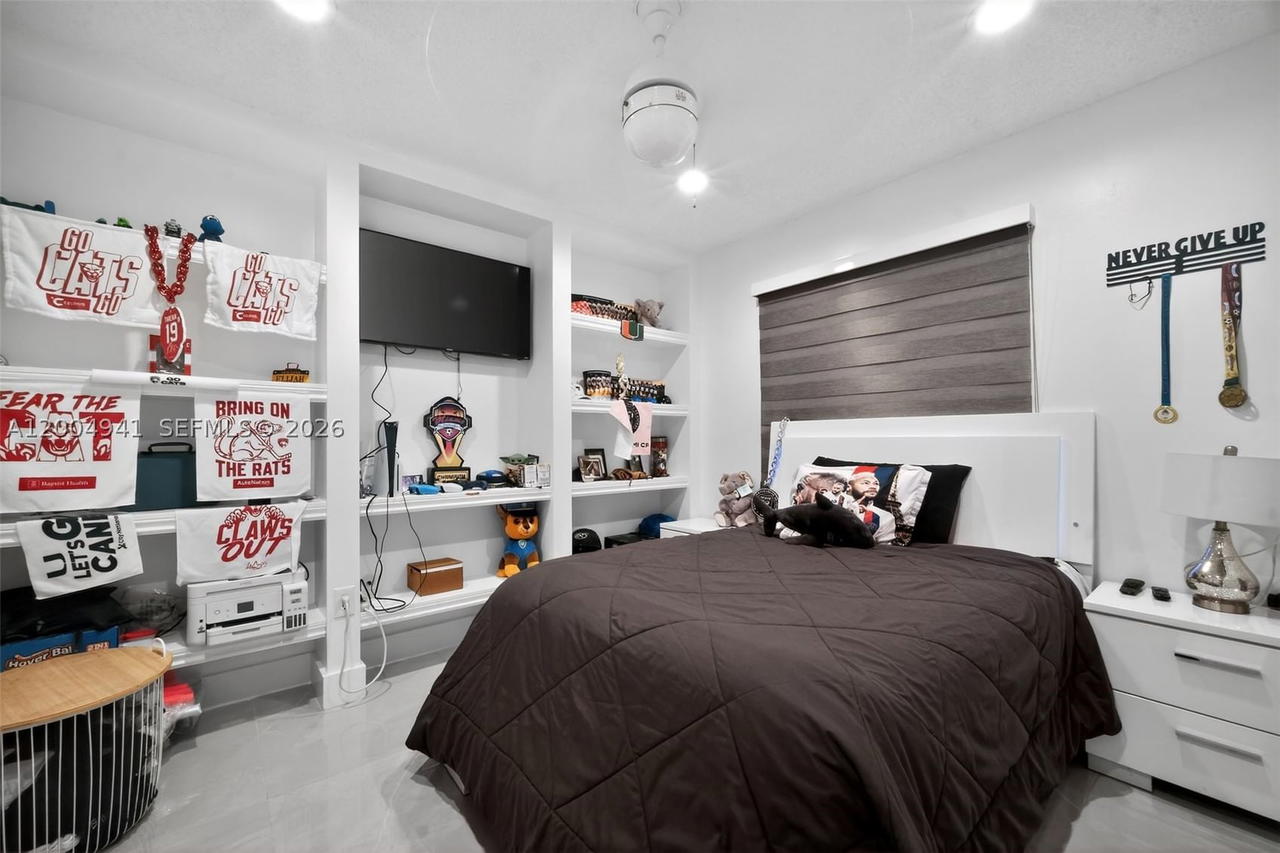 Real estate property located at 14471 136th Pl, Miami-dade, Silver Lakes West Amend, Miami, FL