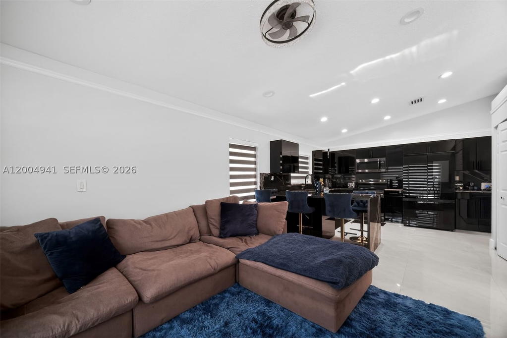 Real estate property located at 14471 136th Pl, Miami-dade, Silver Lakes West Amend, Miami, FL