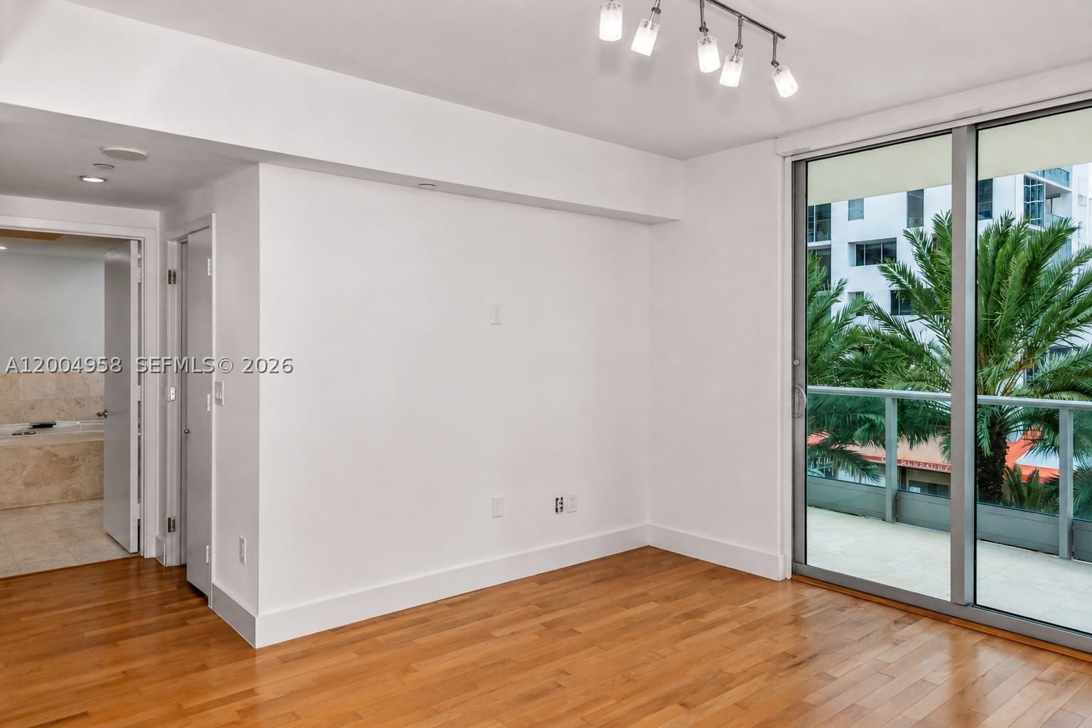 Real estate property located at 1331 Brickell Bay Dr #302, Miami-dade, Jade Residences At Bricke, Miami, FL