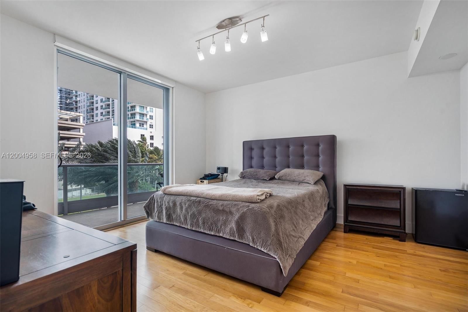 Real estate property located at 1331 Brickell Bay Dr #302, Miami-dade, Jade Residences At Bricke, Miami, FL