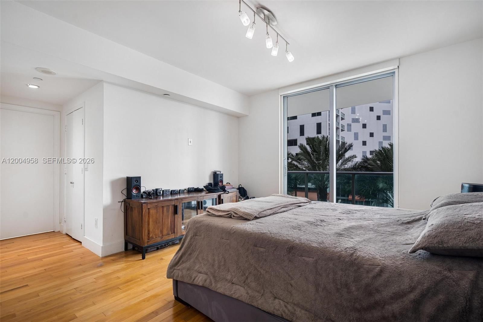 Real estate property located at 1331 Brickell Bay Dr #302, Miami-dade, Jade Residences At Bricke, Miami, FL