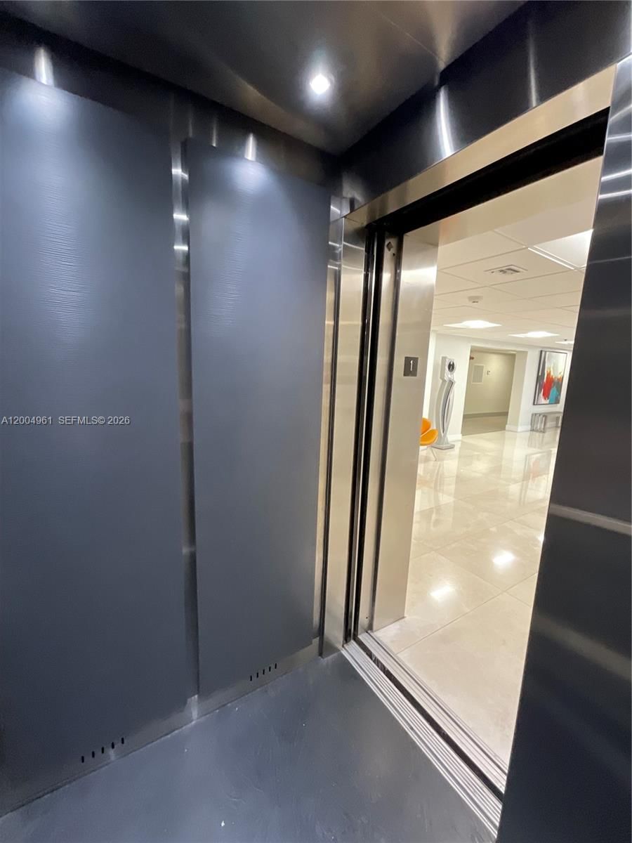 Real estate property located at 919 Hillcrest Dr #504, Broward, Hillcrest East No 20 Cond, Hollywood, FL