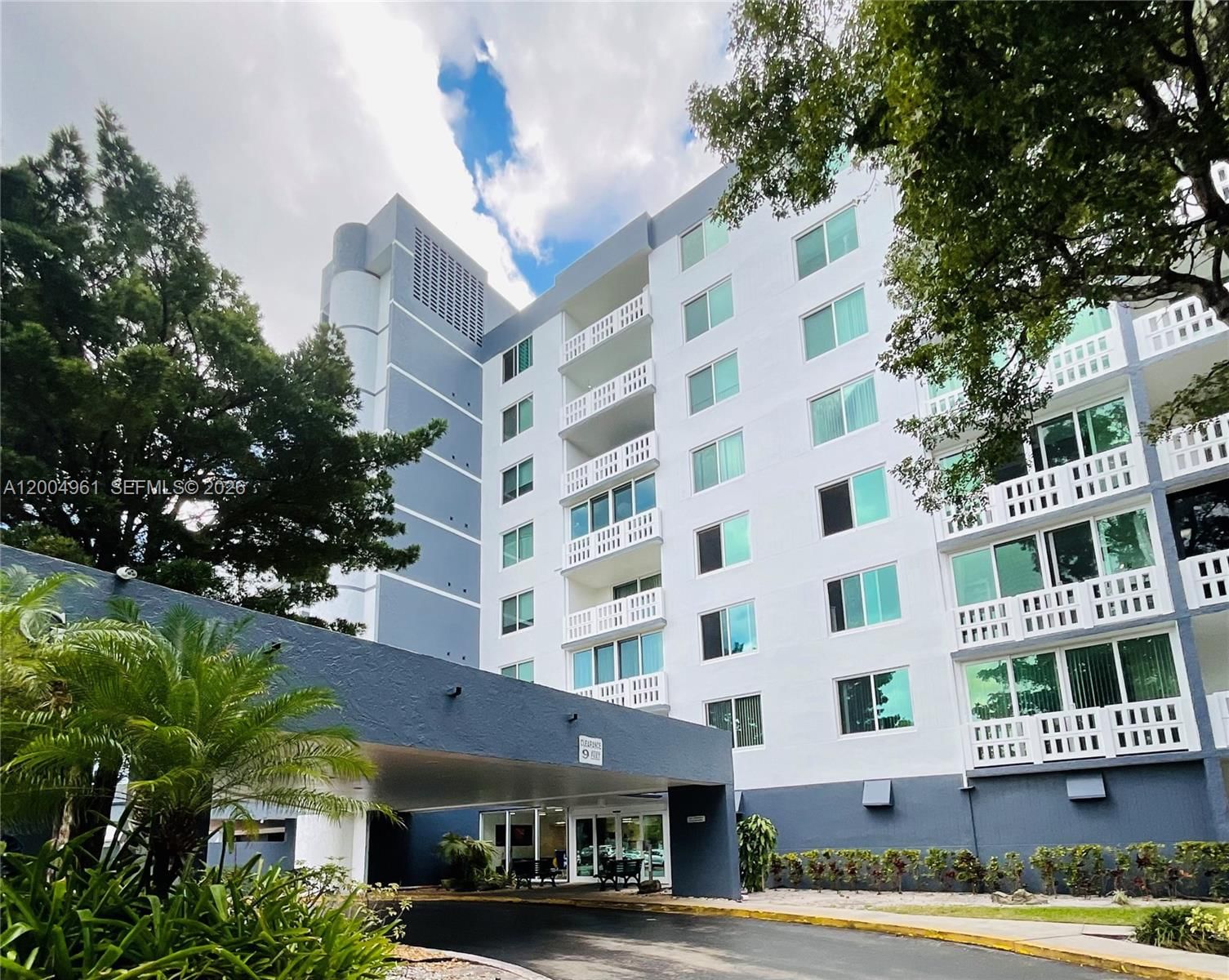 Real estate property located at 919 Hillcrest Dr #504, Broward, Hillcrest East No 20 Cond, Hollywood, FL