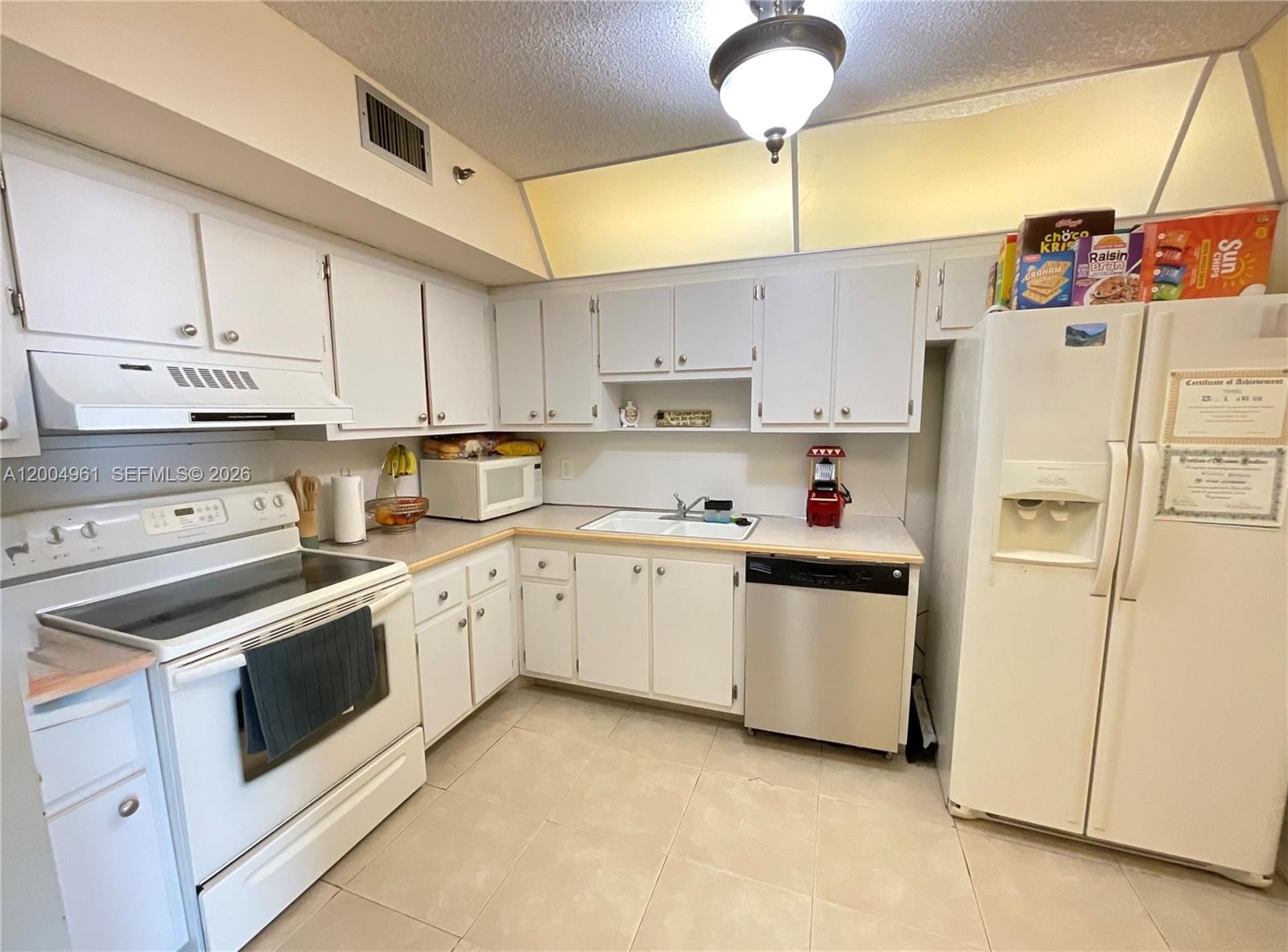 Real estate property located at 919 Hillcrest Dr #504, Broward, Hillcrest East No 20 Cond, Hollywood, FL