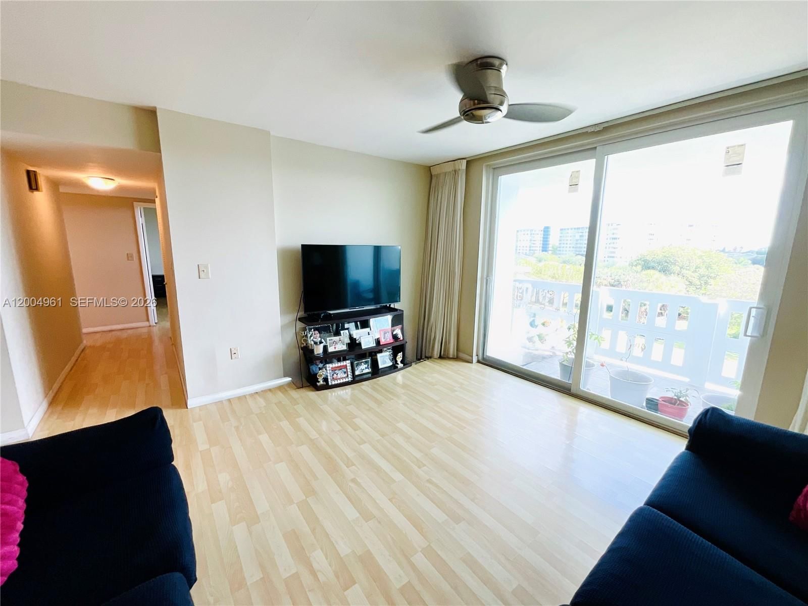 Real estate property located at 919 Hillcrest Dr #504, Broward, Hillcrest East No 20 Cond, Hollywood, FL