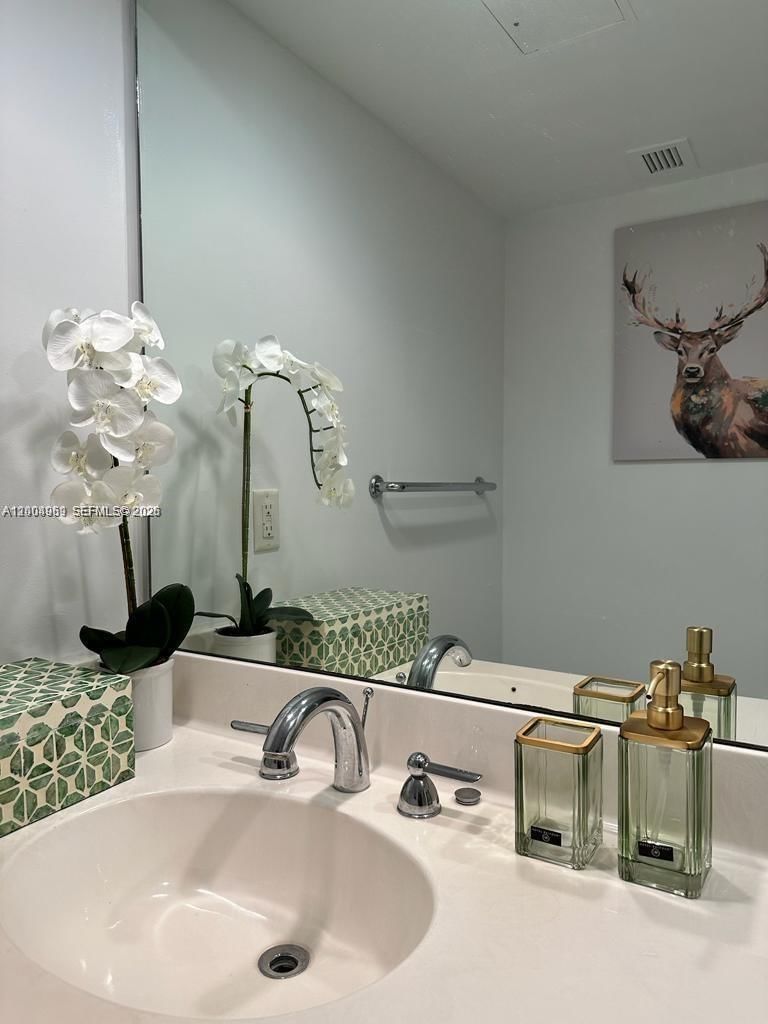 Real estate property located at 3000 Ocean Dr #414, Broward, Residences On Hollywood B, Hollywood, FL