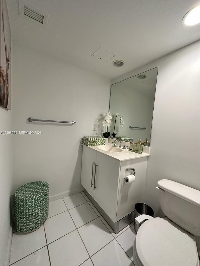 Real estate property located at 3000 Ocean Dr #414, Broward, Residences On Hollywood B, Hollywood, FL