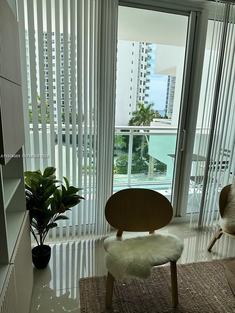 Real estate property located at 3000 Ocean Dr #414, Broward, Residences On Hollywood B, Hollywood, FL