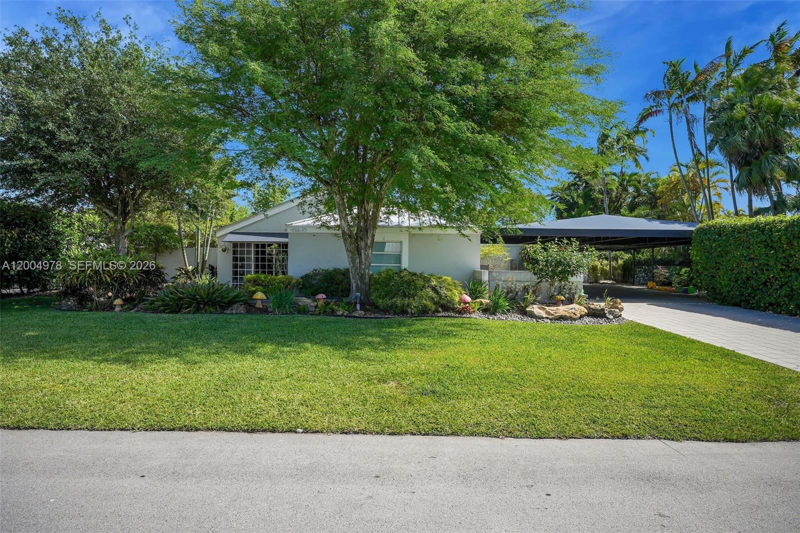 Real estate property located at 15540 152nd Ter, Miami-dade, Weitzer Shauna Meadows Se, Miami, FL