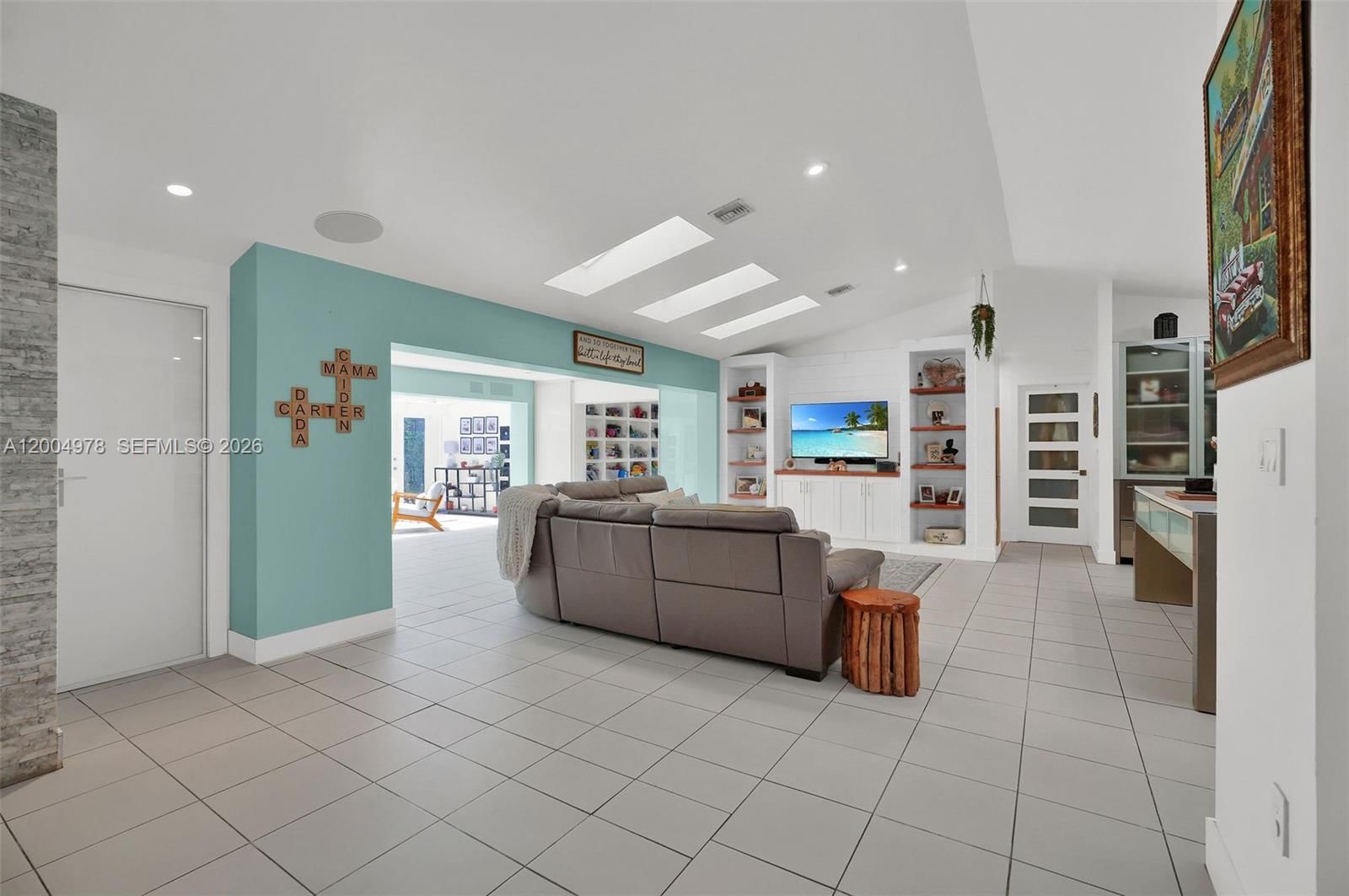 Real estate property located at 15540 152nd Ter, Miami-dade, Weitzer Shauna Meadows Se, Miami, FL