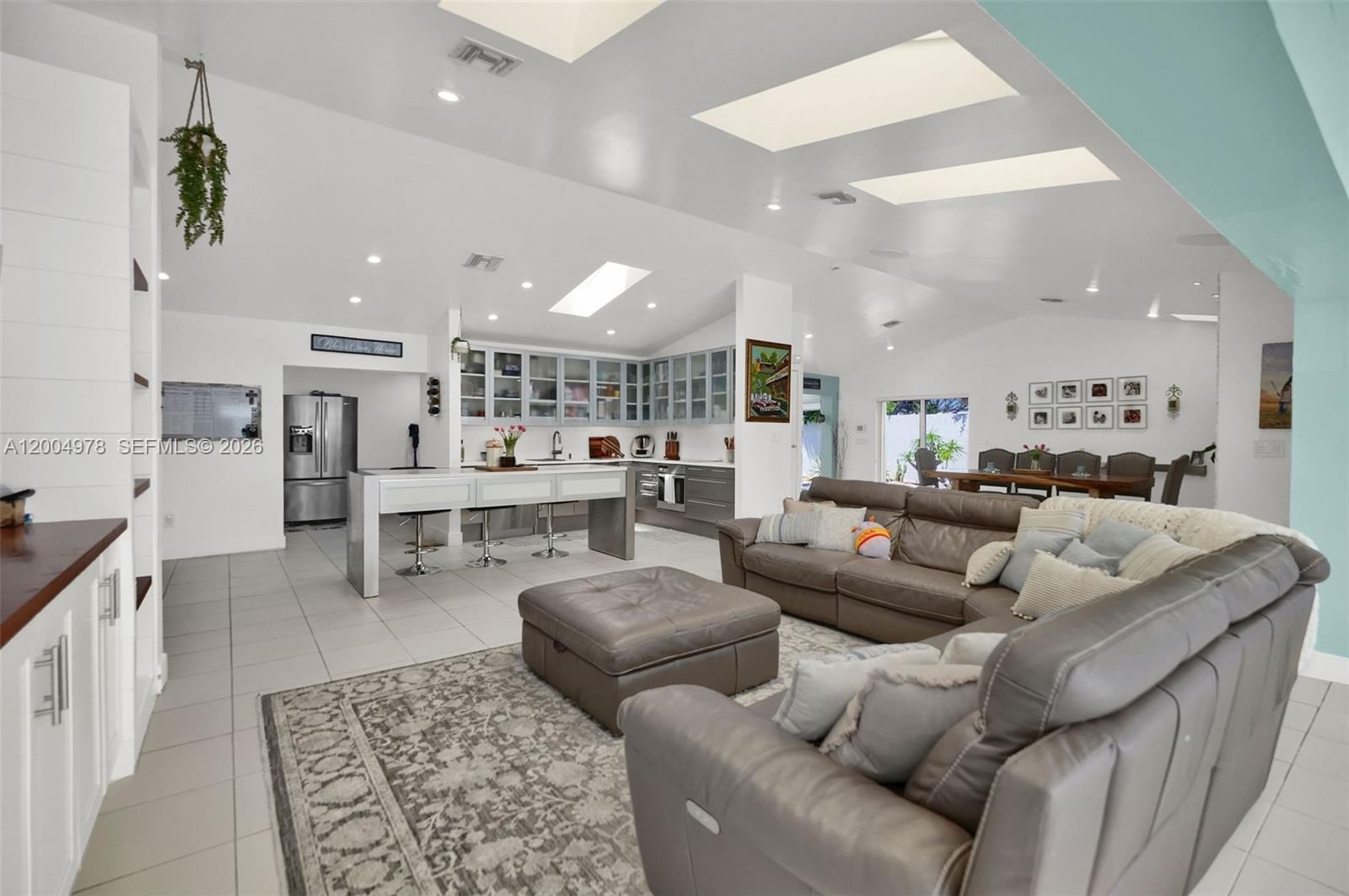 Real estate property located at 15540 152nd Ter, Miami-dade, Weitzer Shauna Meadows Se, Miami, FL