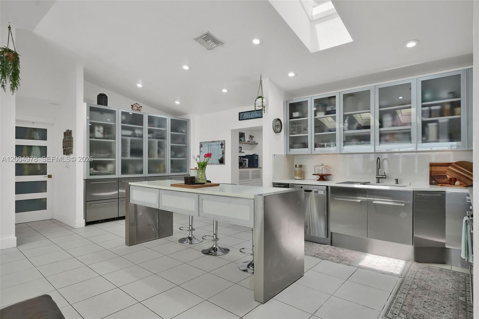 Real estate property located at 15540 152nd Ter, Miami-dade, Weitzer Shauna Meadows Se, Miami, FL