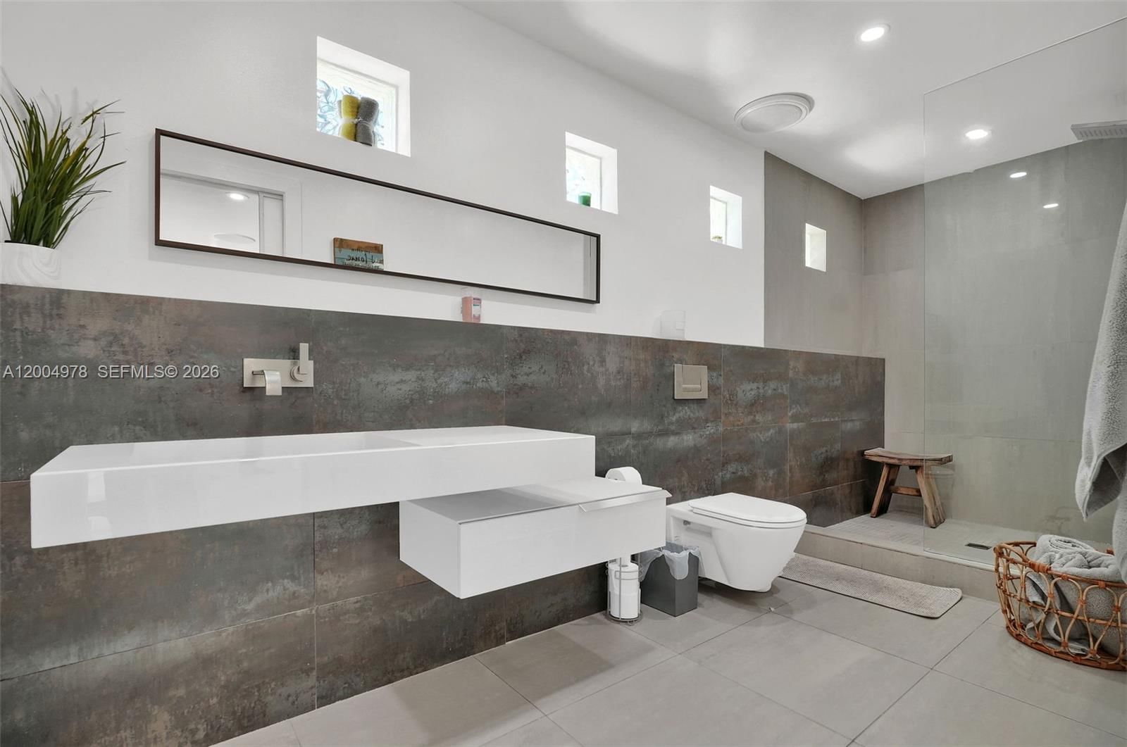 Real estate property located at 15540 152nd Ter, Miami-dade, Weitzer Shauna Meadows Se, Miami, FL