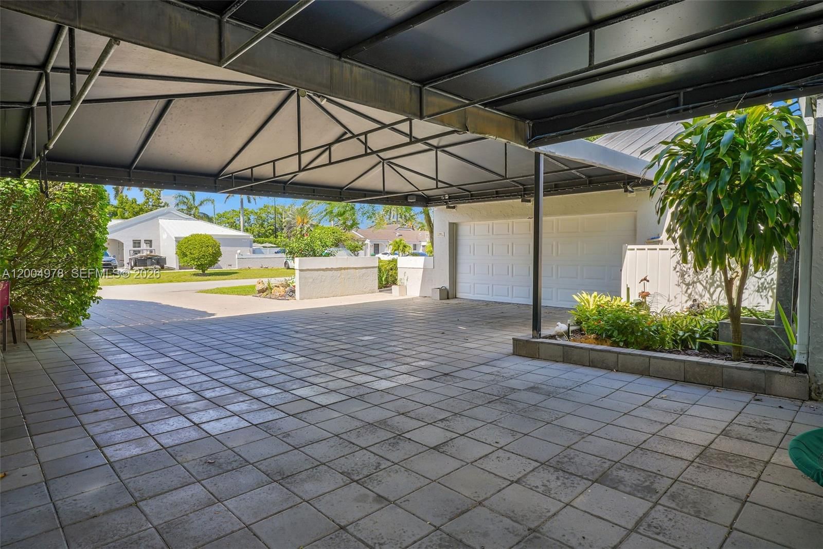 Real estate property located at 15540 152nd Ter, Miami-dade, Weitzer Shauna Meadows Se, Miami, FL