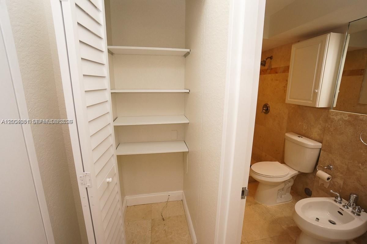 Real estate property located at 1228 West Ave #513, Miami-dade, Bayview Terr Condo, Miami Beach, FL