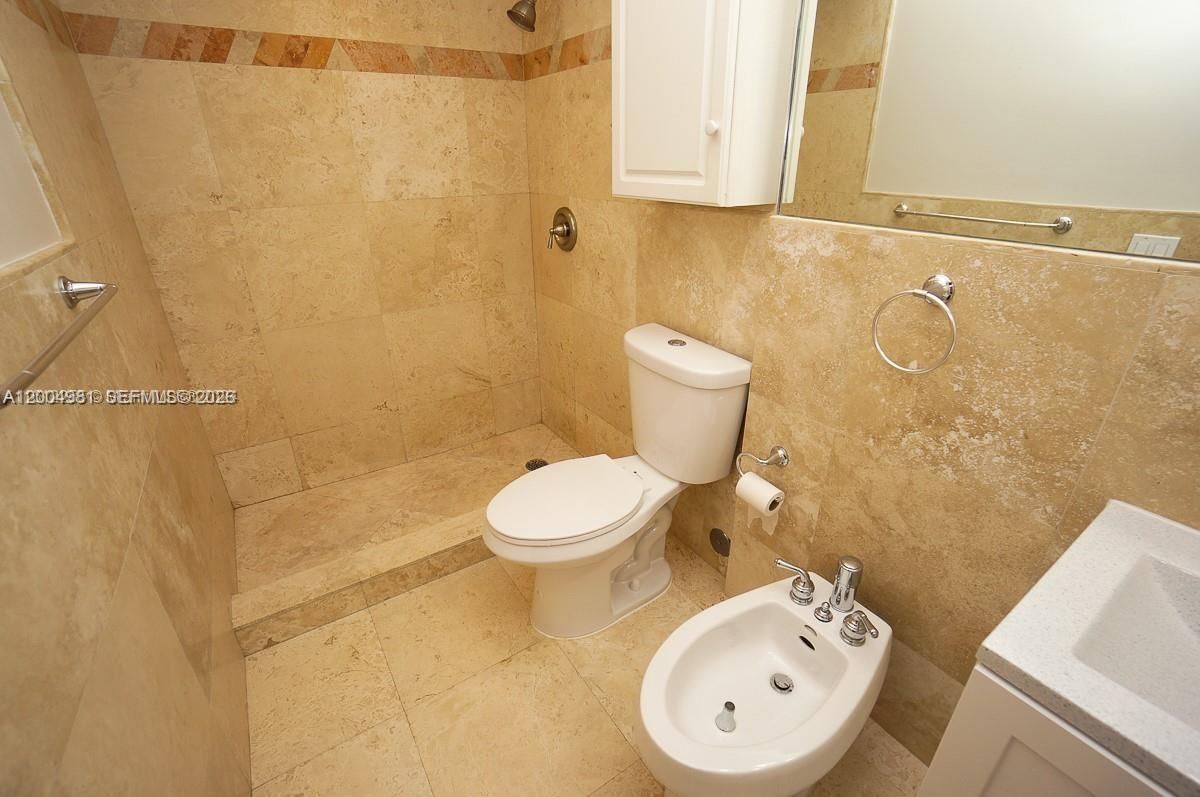 Real estate property located at 1228 West Ave #513, Miami-dade, Bayview Terr Condo, Miami Beach, FL