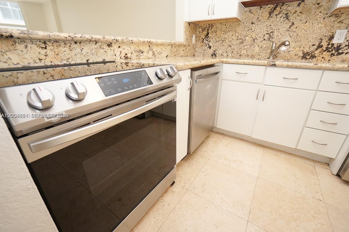 Real estate property located at 1228 West Ave #513, Miami-dade, Bayview Terr Condo, Miami Beach, FL