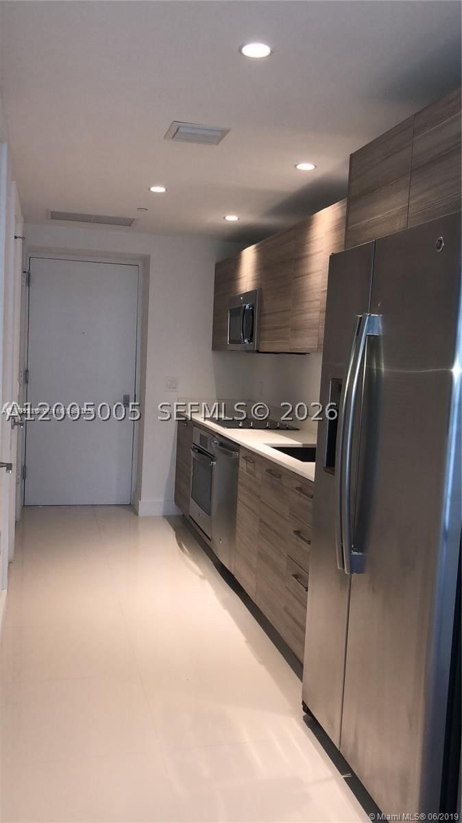Real estate property located at 121 34 St #2215, Miami-dade, 3401 Midtown Condo, Miami, FL