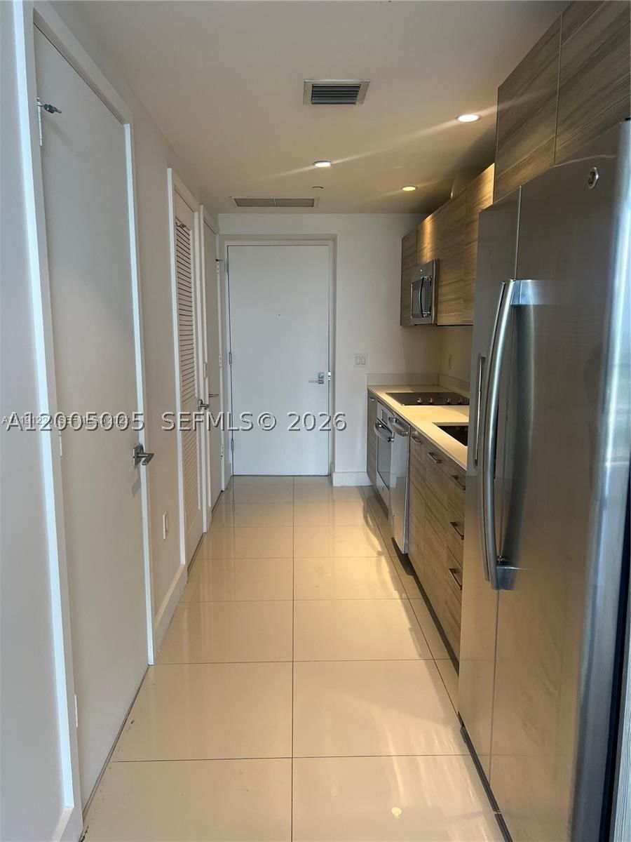 Real estate property located at 121 34 St #2215, Miami-dade, 3401 Midtown Condo, Miami, FL