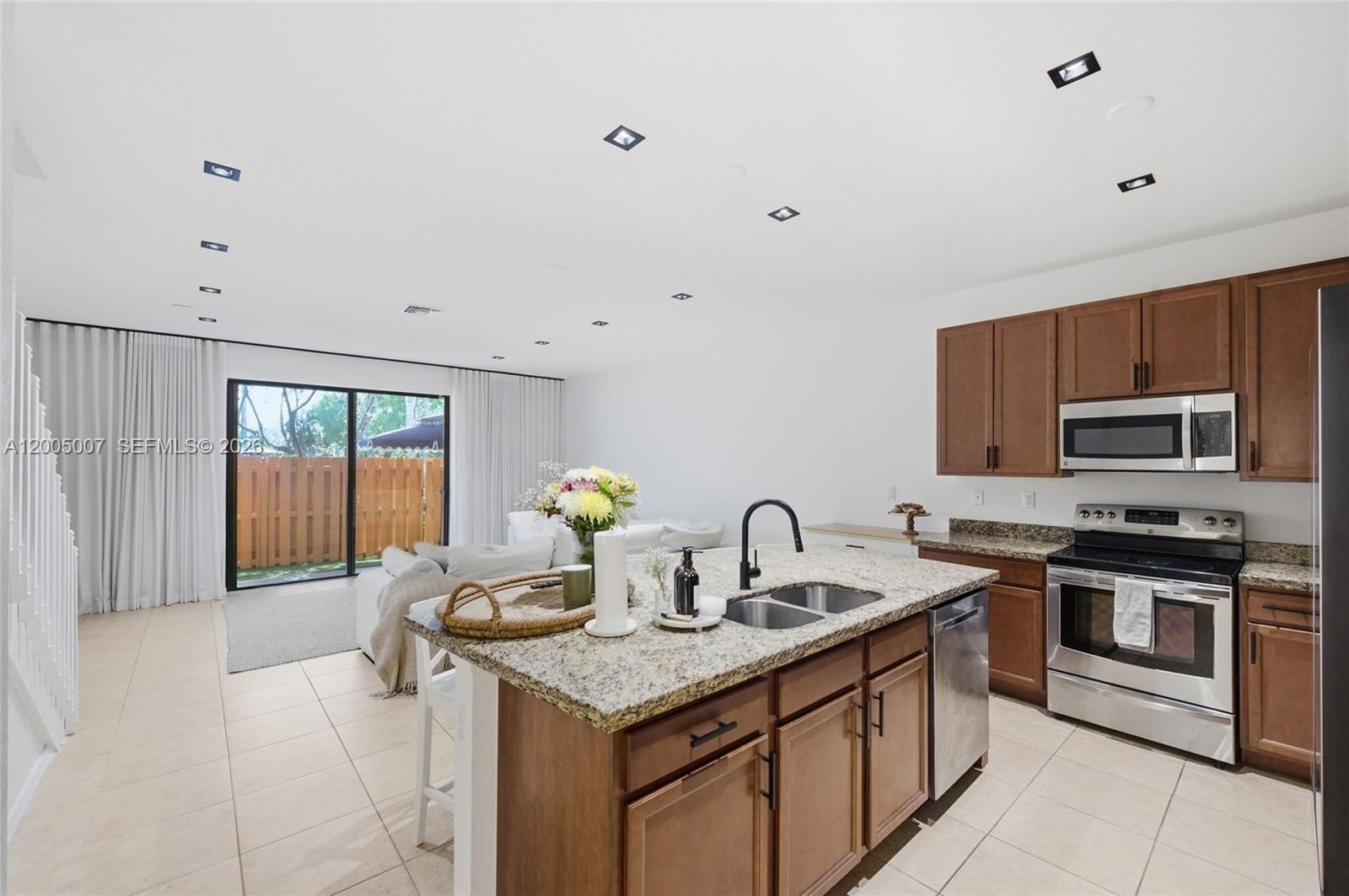 Real estate property located at 6320 Station Sq, Broward, Davie Junction, Davie, FL