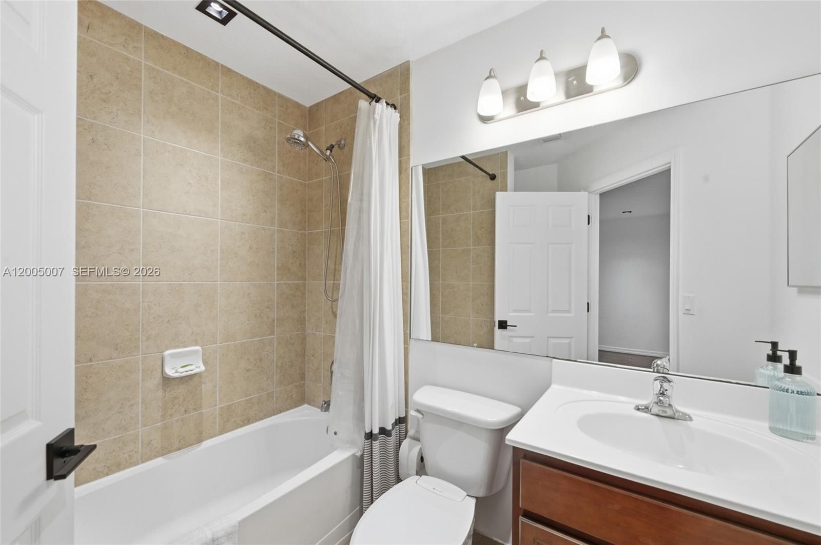 Real estate property located at 6320 Station Sq, Broward, Davie Junction, Davie, FL