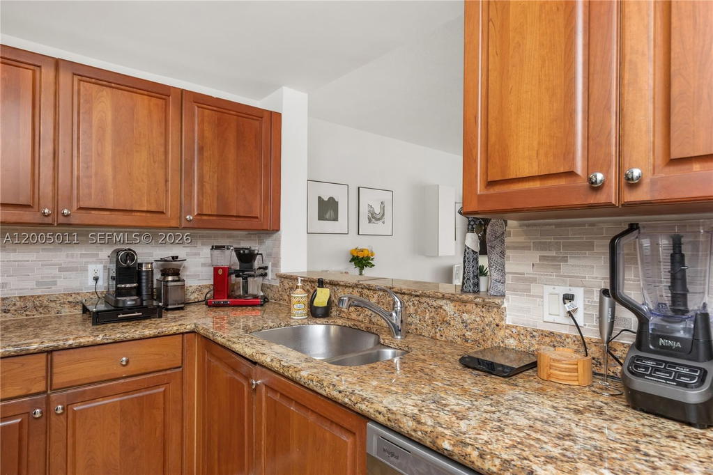Real estate property located at 7616 102nd St #411, Miami-dade, The Reserve Of Pinecrest, Pinecrest, FL