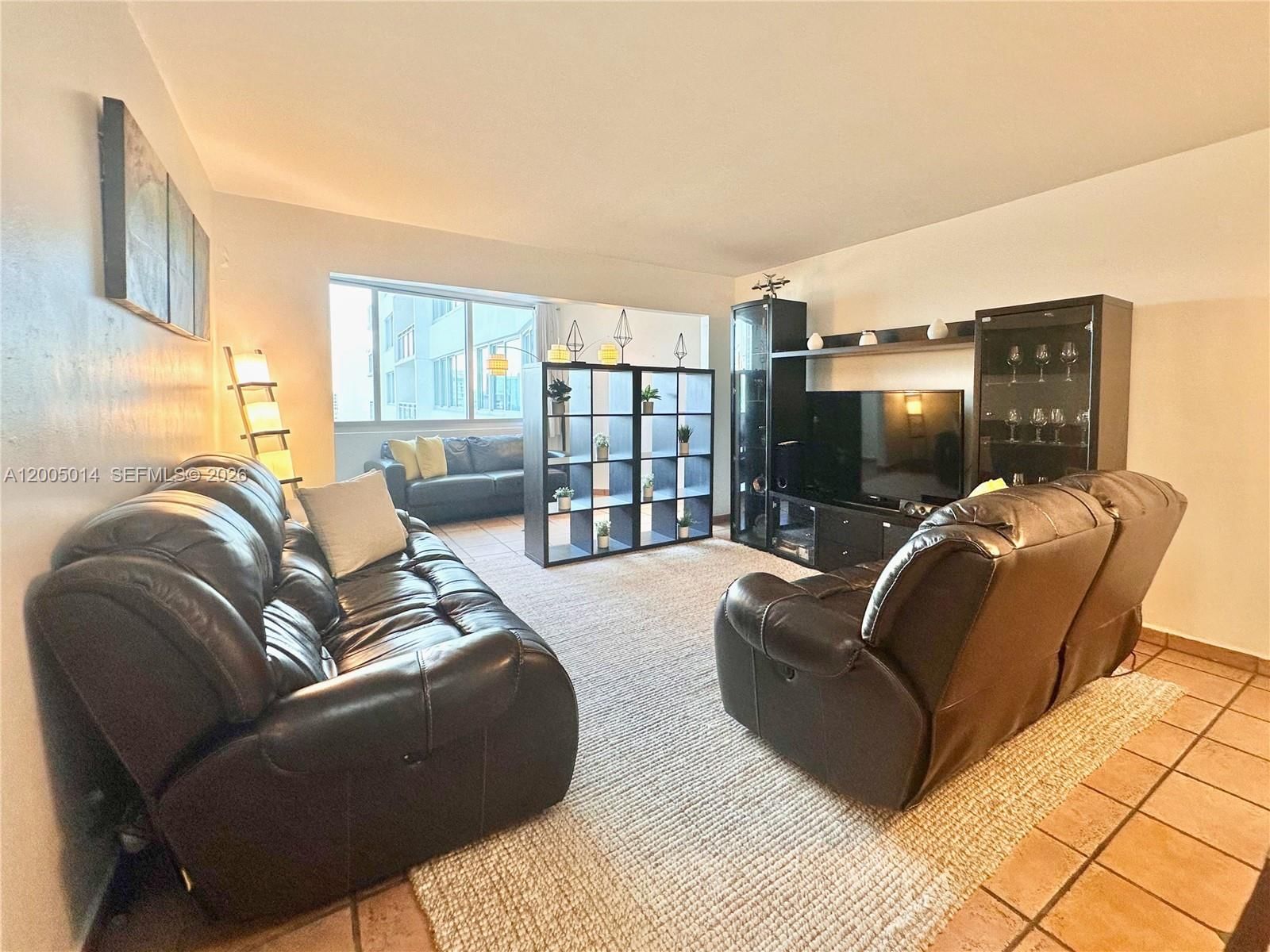 Real estate property located at 7135 COLLINS AVE #811, Miami-dade, Burleigh House Condo, Miami Beach, FL