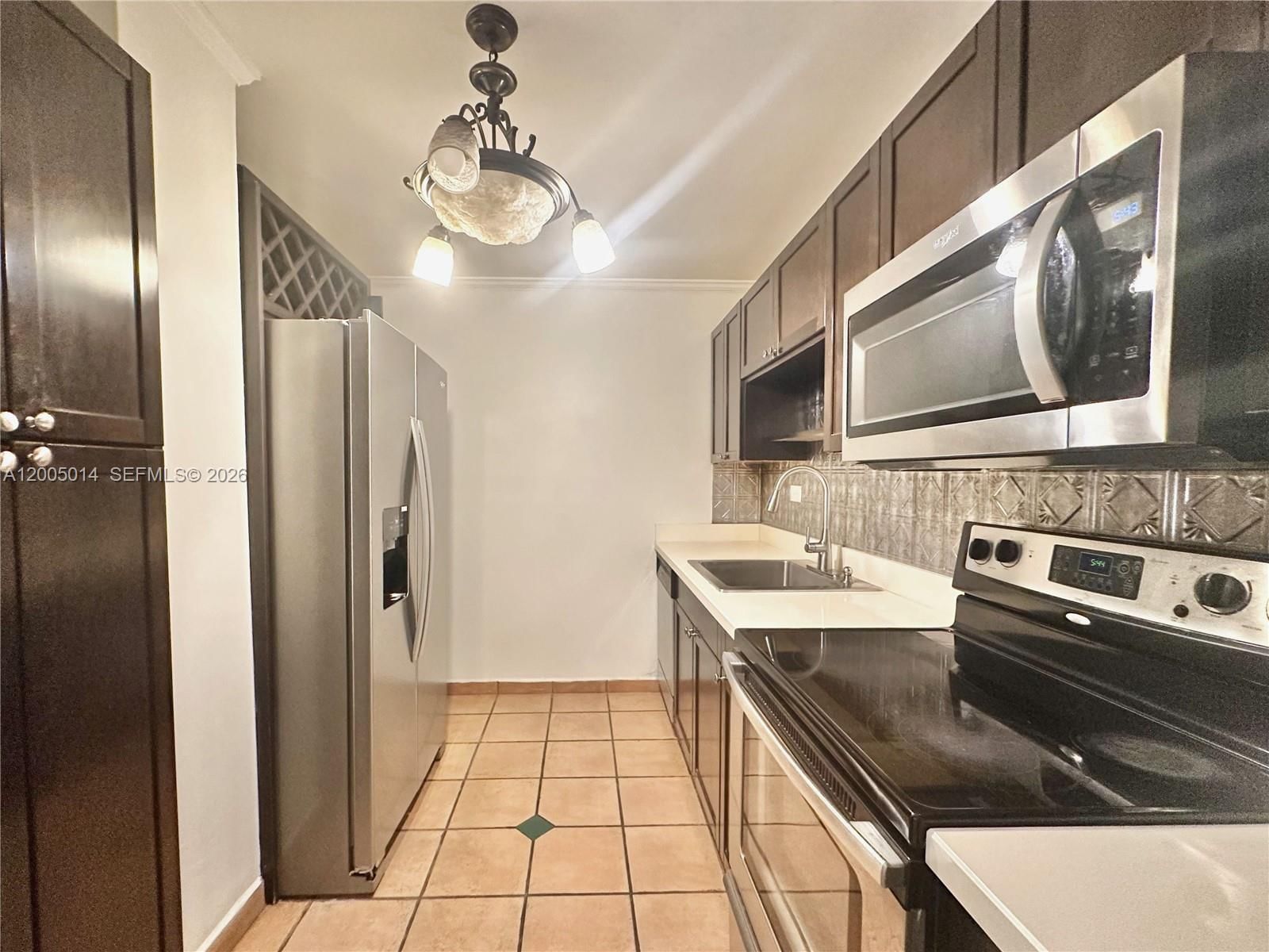 Real estate property located at 7135 COLLINS AVE #811, Miami-dade, Burleigh House Condo, Miami Beach, FL