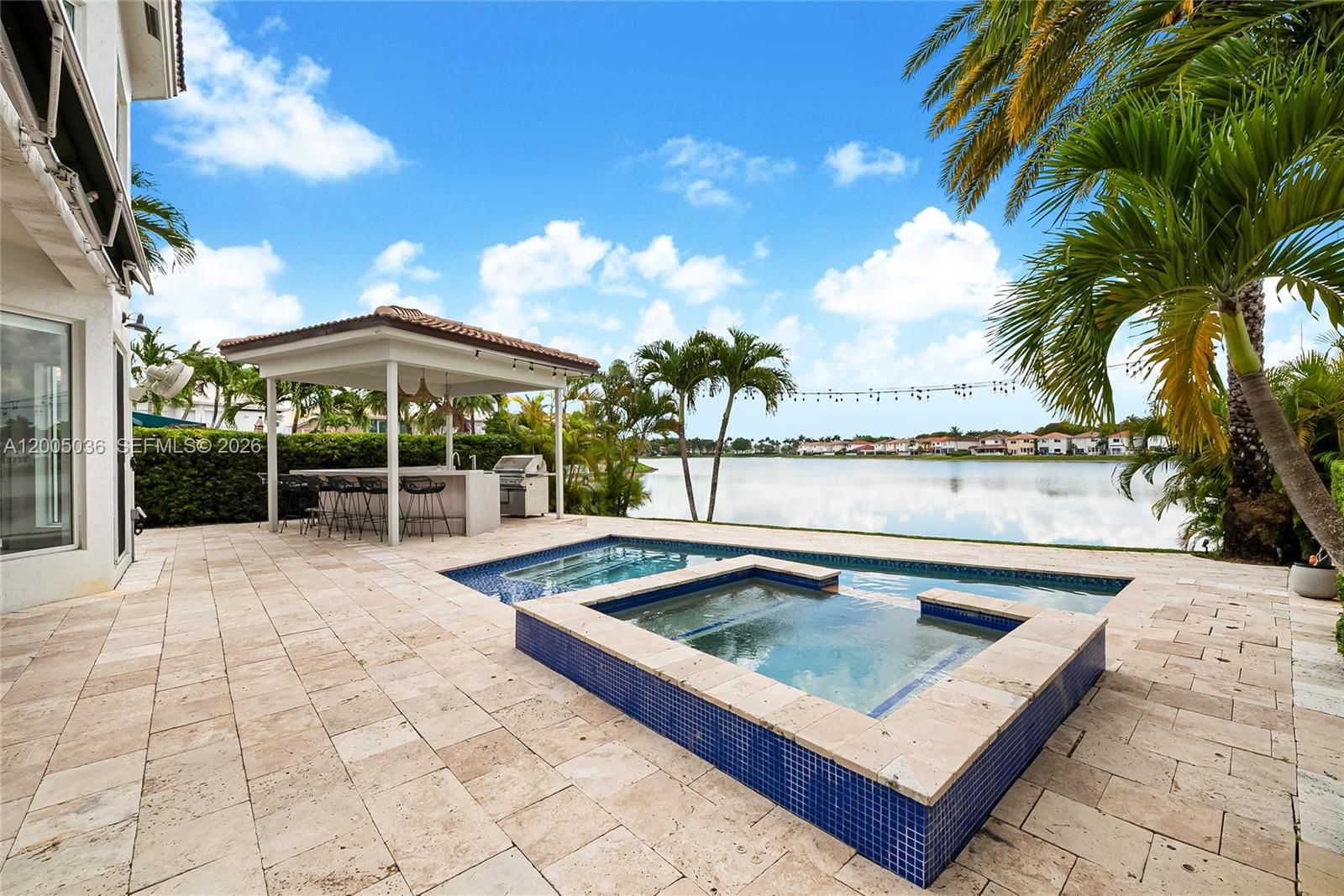 Real estate property located at 7094 109th Ct, Miami-dade, Doral Isles St Croix, Doral, FL