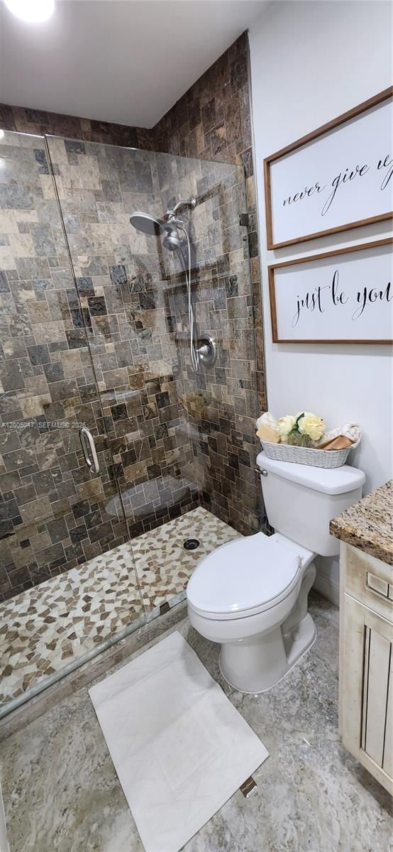 Real estate property located at 19922 88th Ave, Miami-dade, Lakes On The Green Replat, Hialeah, FL