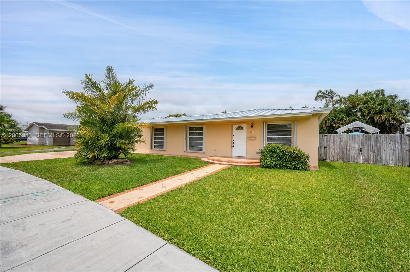 Real estate property located at 9411 185th Ter, Miami-dade, Bel Aire Sec 13, Cutler Bay, FL