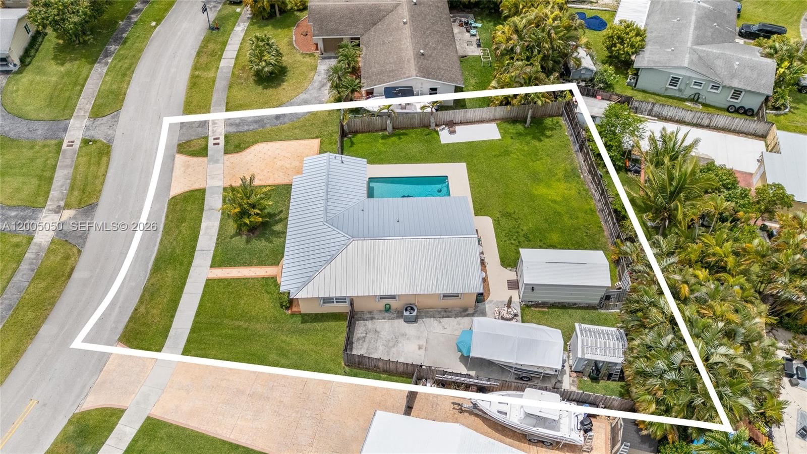 Real estate property located at 9411 185th Ter, Miami-dade, Bel Aire Sec 13, Cutler Bay, FL