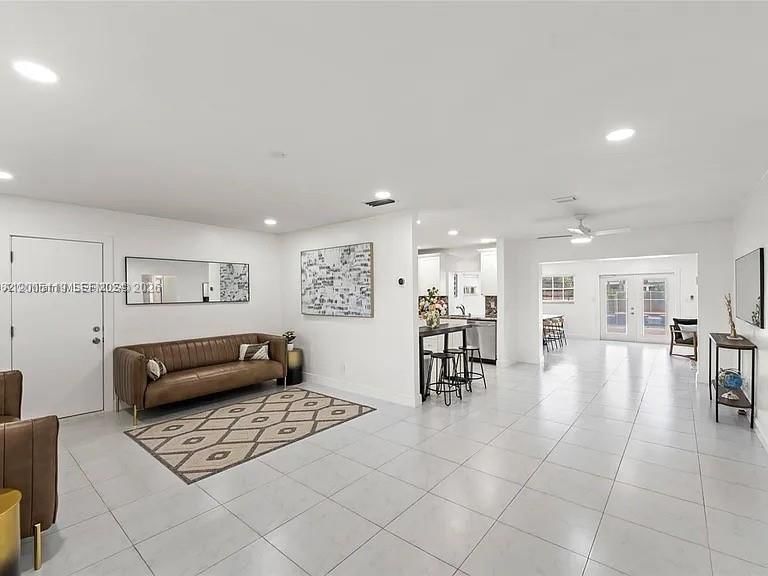 Real estate property located at 2219 35th Ave, Broward, Hollywood Hills, Hollywood, FL