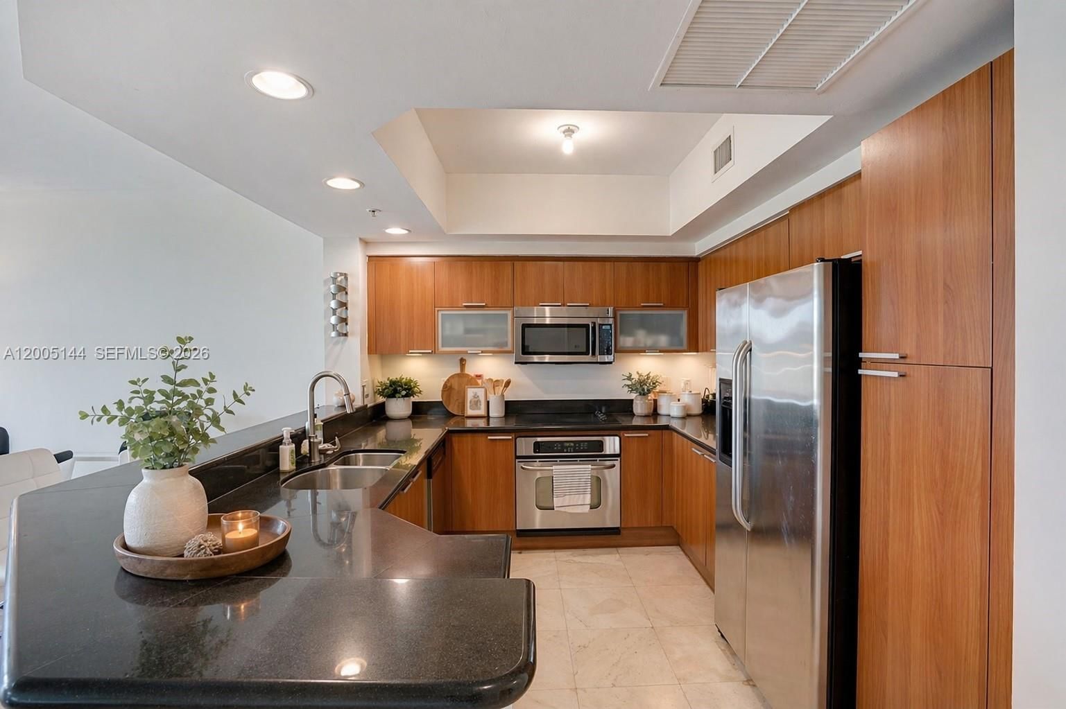 Real estate property located at 15051 Royal Oaks Ln #503, Miami-dade, The Oaks I Condo, North Miami, FL