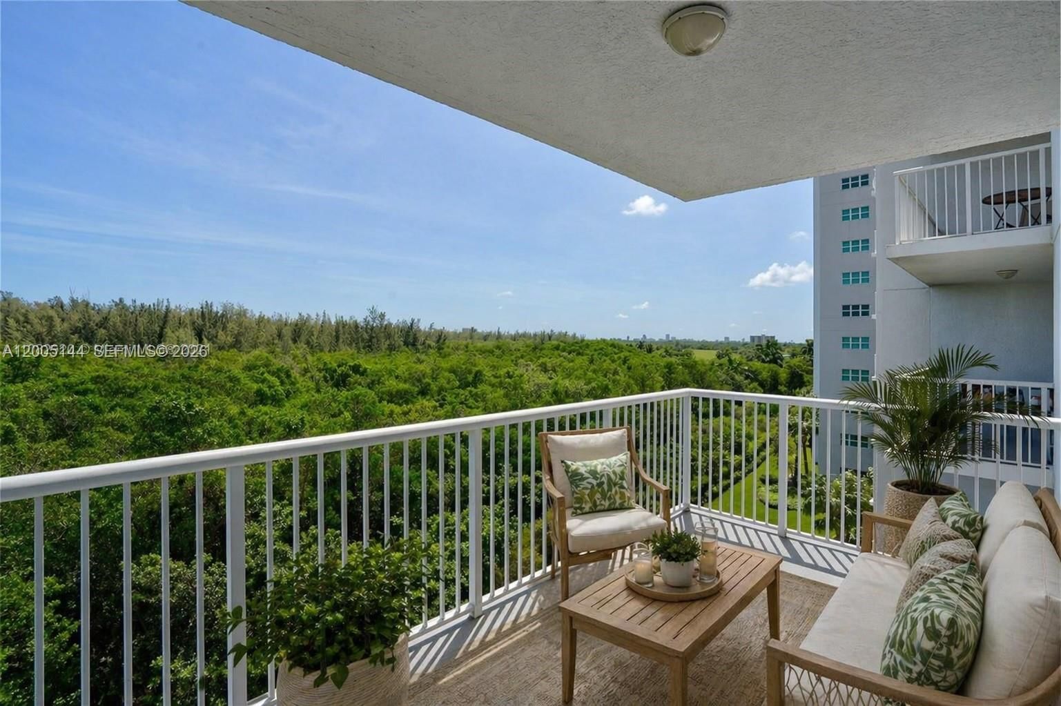 Real estate property located at 15051 Royal Oaks Ln #503, Miami-dade, The Oaks I Condo, North Miami, FL