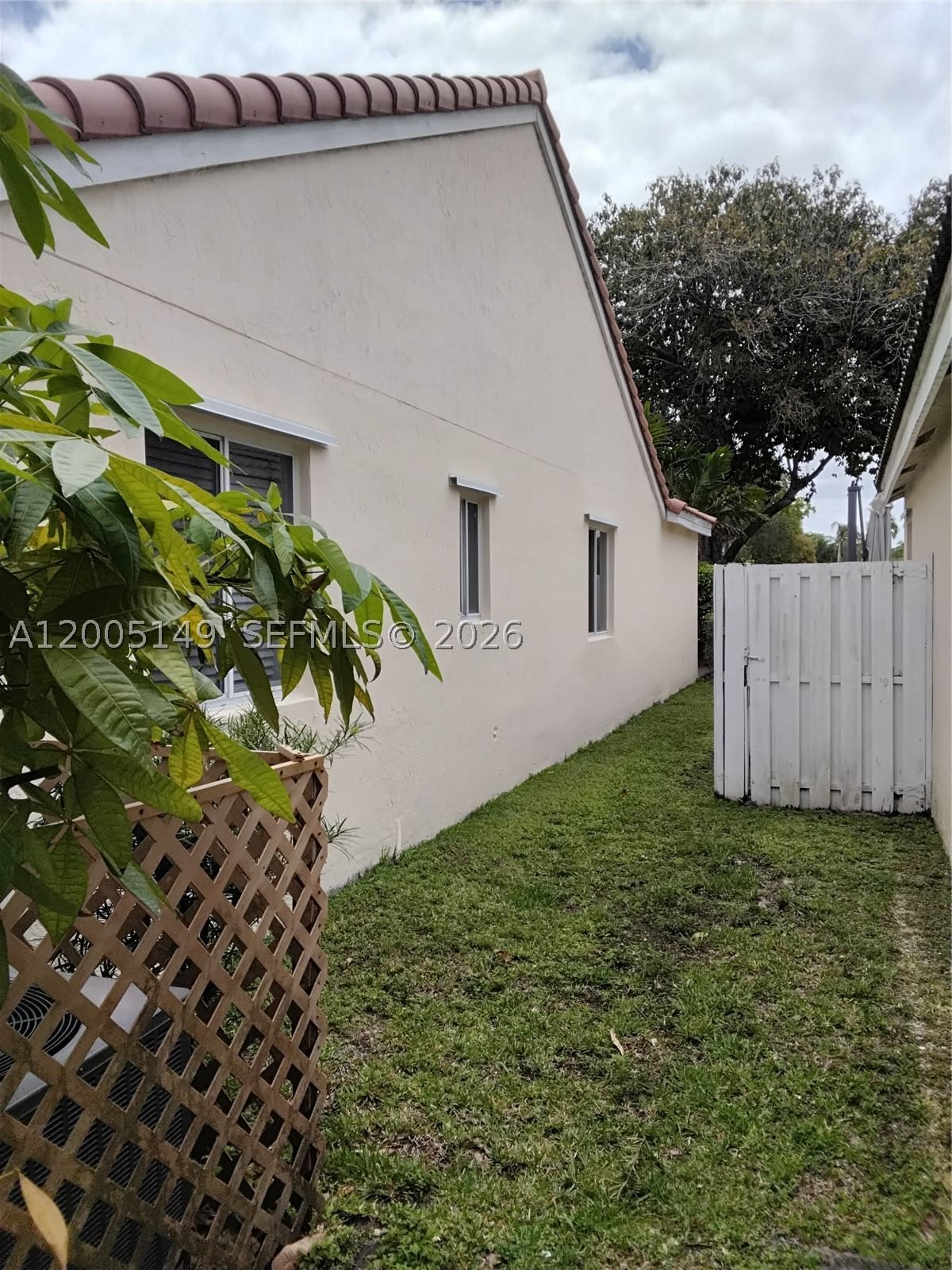 Real estate property located at 519 Talavera Rd, Broward, Sectors 3 & 4 Boundary Pl, Weston, FL