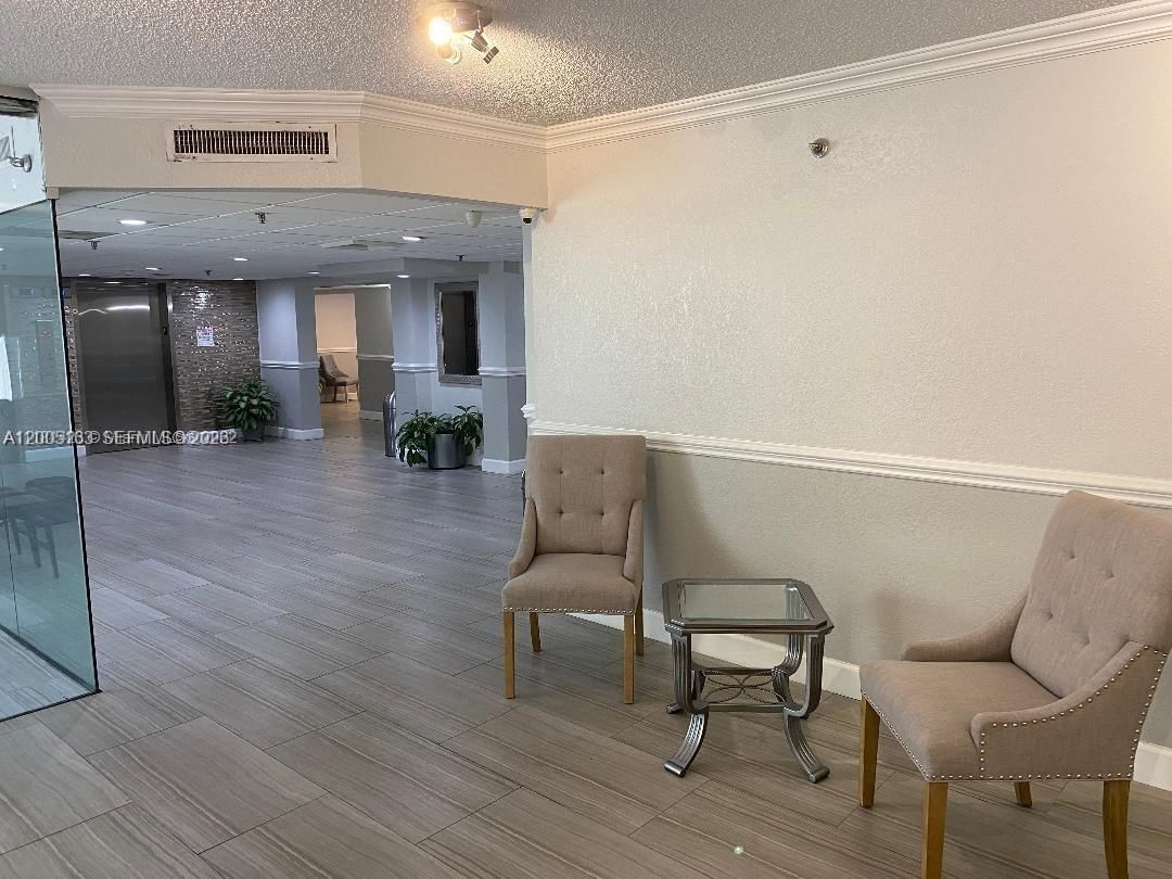 Real estate property located at 901 Hillcrest Dr #315, Broward, Hillcrest East No 19 Cond, Hollywood, FL